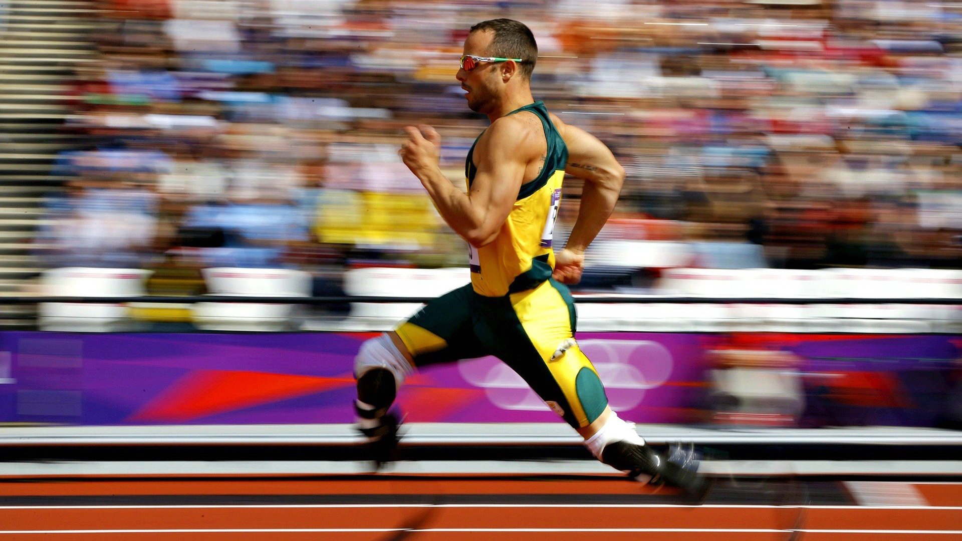 关键战役前夕主帅召开闭门会议鼓舞全队士气